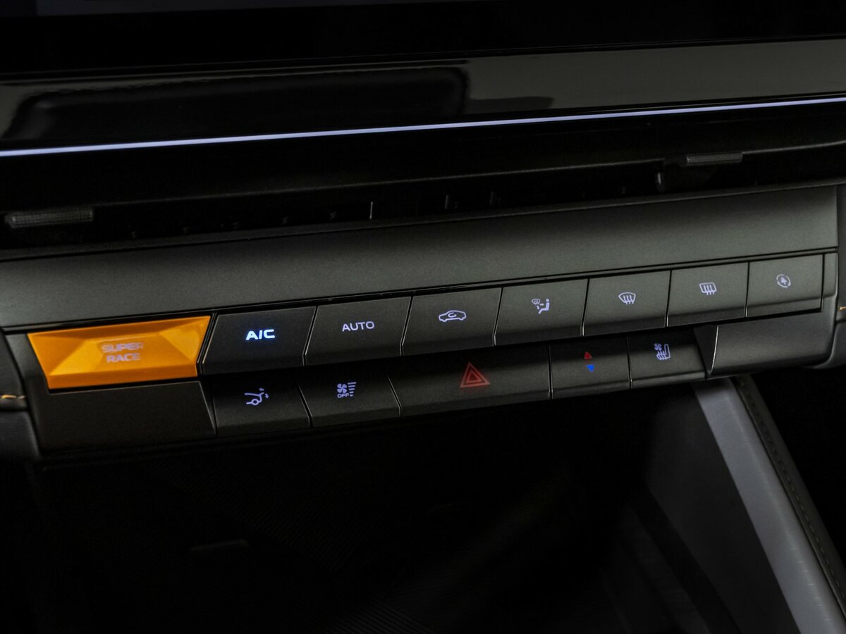 Чанган УНИ-В б/у, 2023, Роботизированная. Фото: #14