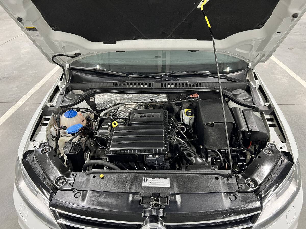 Volkswagen Jetta б/у, 2016, Механическая. Фото: #8