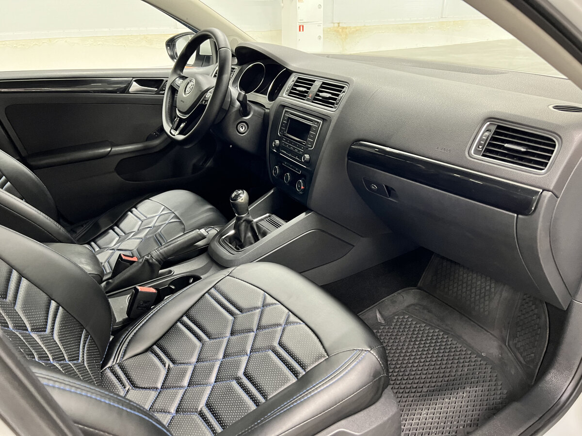 Volkswagen Jetta б/у, 2016, Механическая. Фото: #10