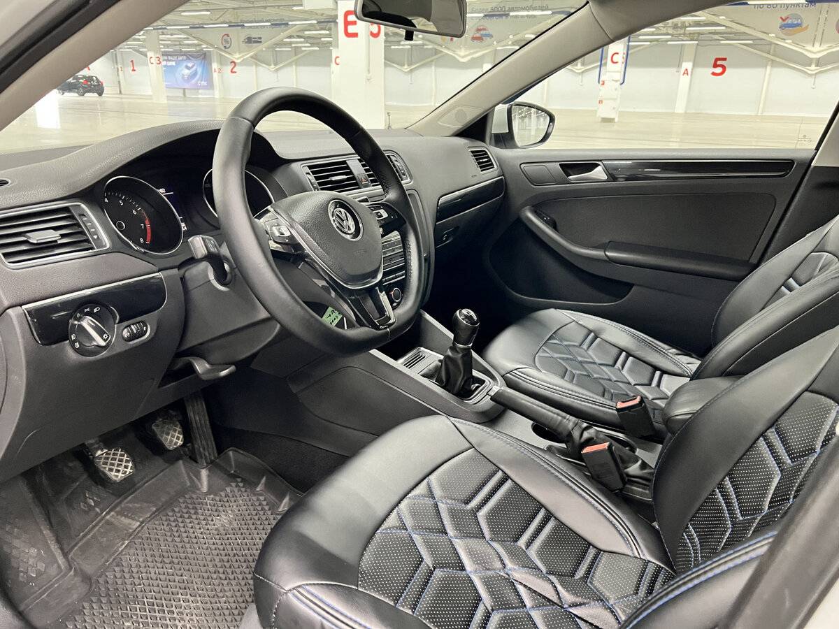 Volkswagen Jetta б/у, 2016, Механическая. Фото: #14