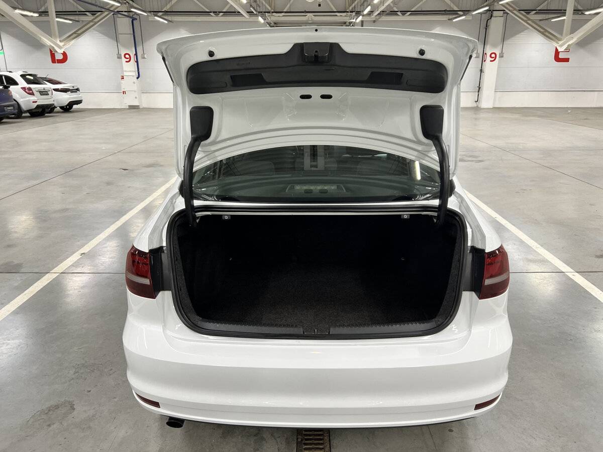 Volkswagen Jetta б/у, 2016, Автоматическая. Фото: #9