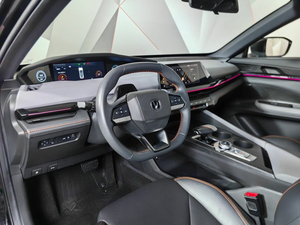 Чанган УНИ-В б/у, 2023, Роботизированная. Фото: #13