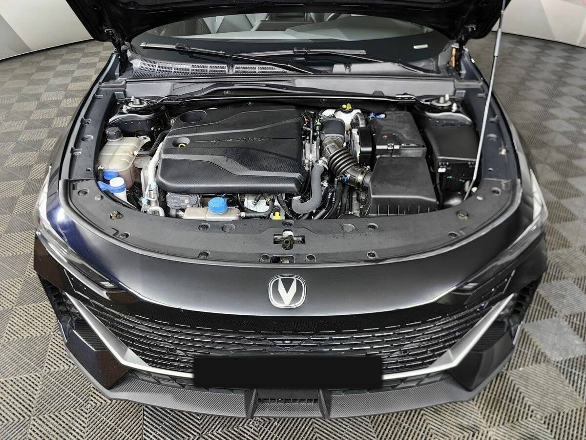 Чанган УНИ-В б/у, 2023, Роботизированная. Фото: #17