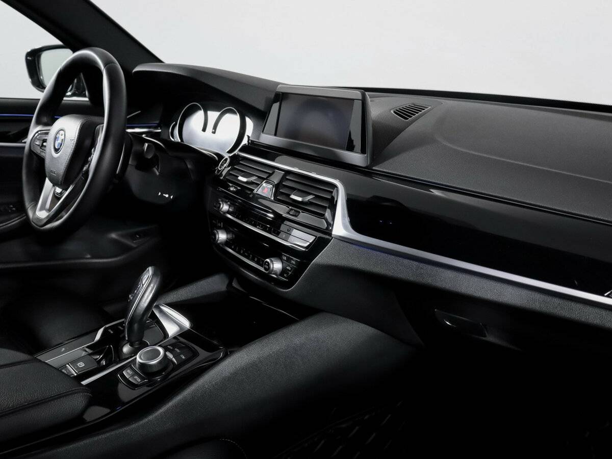 БМВ 5 серии б/у, 2019, Автоматическая. Фото: #8