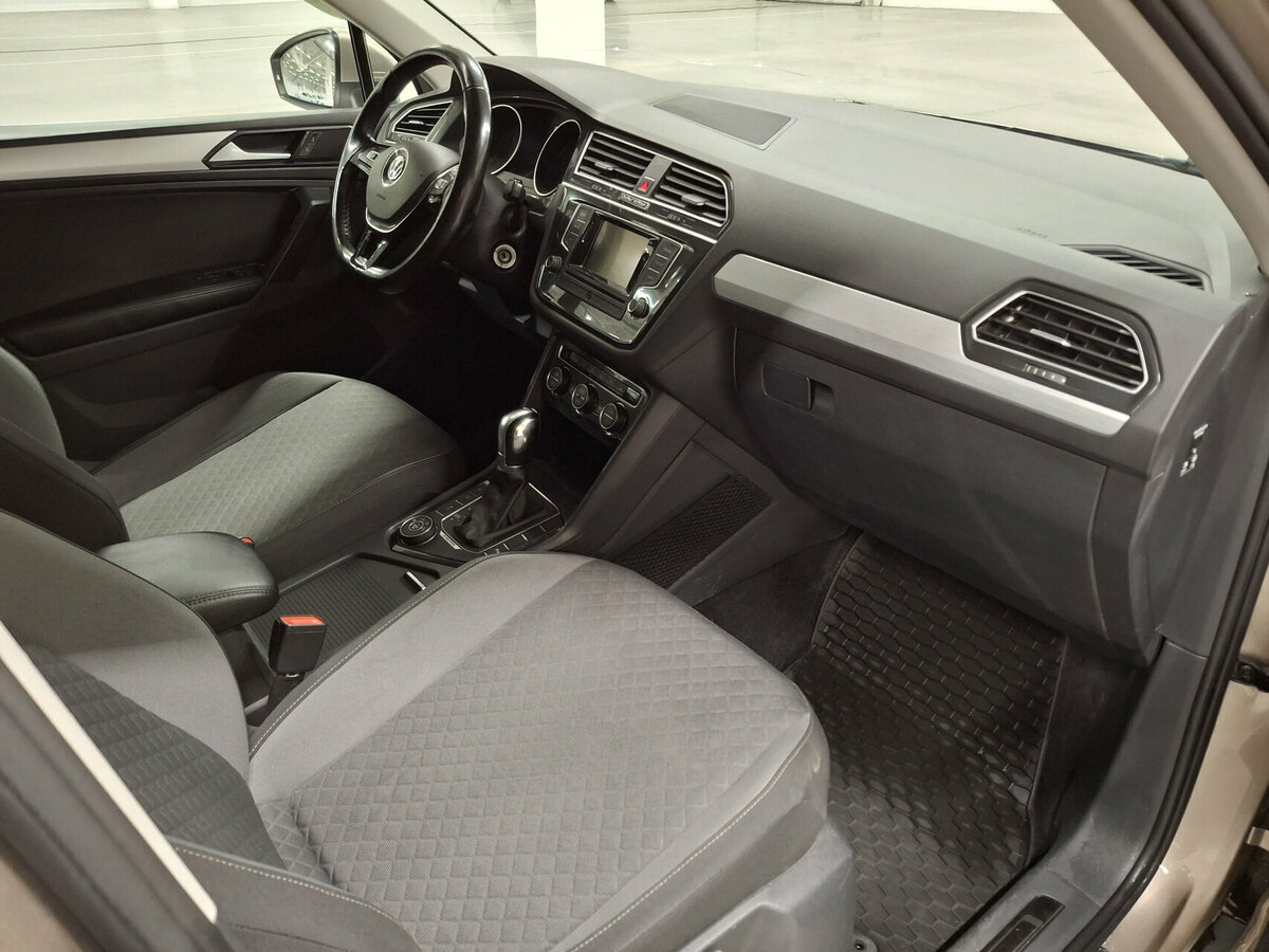 Volkswagen Tiguan б/у, 2017, Роботизированная. Фото: #10