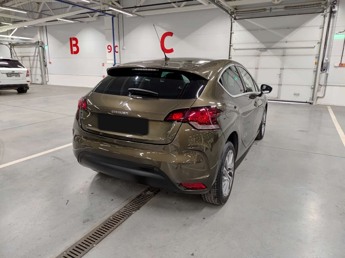 Ситроен ДС4 б/у, 2012, Механическая. Фото: #4