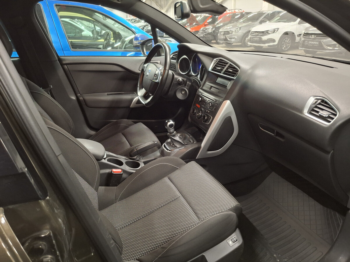 Ситроен ДС4 б/у, 2012, Механическая. Фото: #10