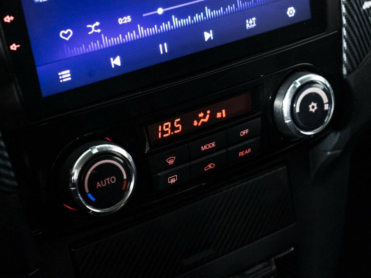 Митсубиши Паджеро б/у, 2015, Автоматическая. Фото: #15