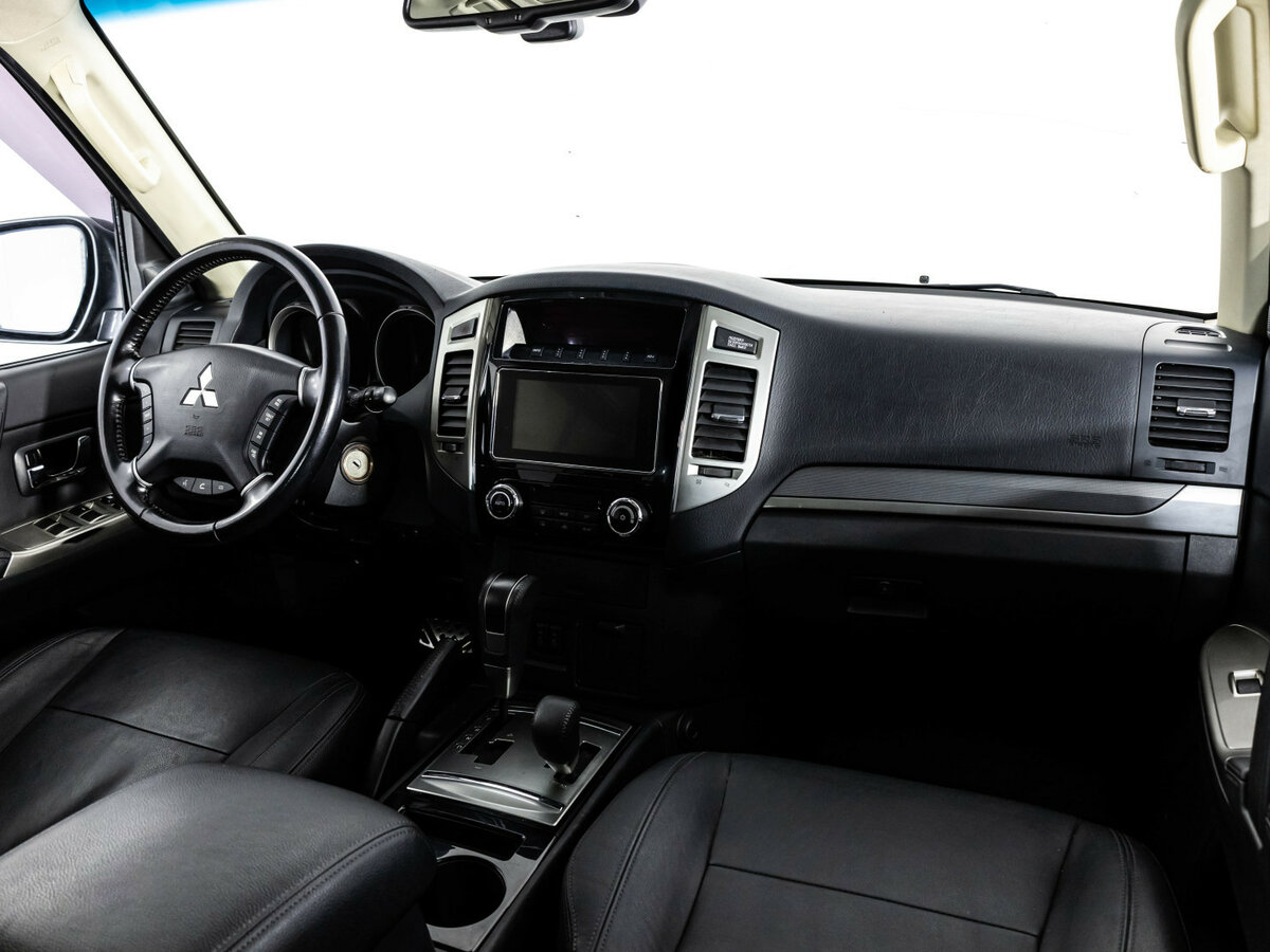 Mitsubishi Pajero б/у, 2017, Автоматическая. Фото: #9