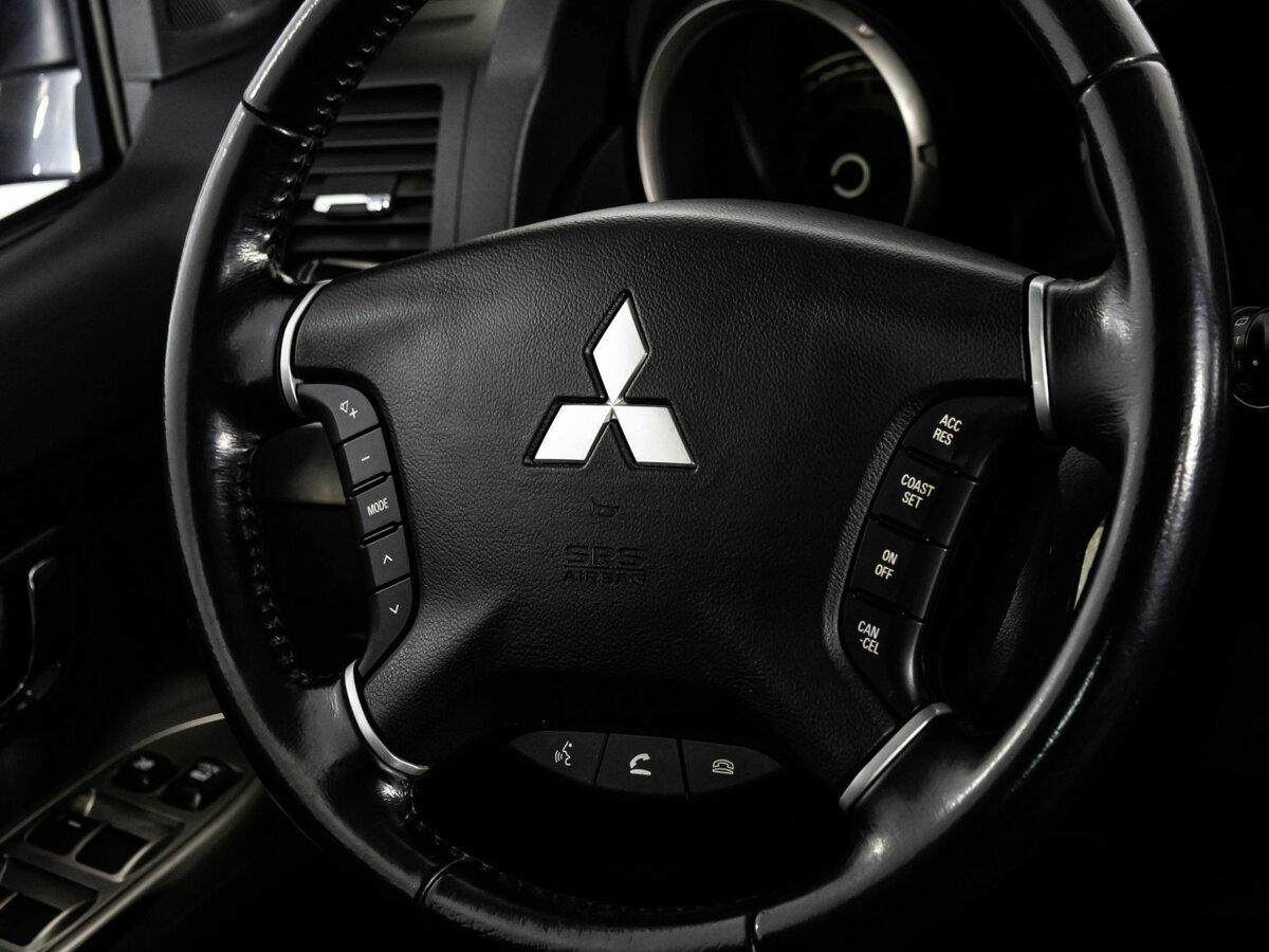 Mitsubishi Pajero б/у, 2017, Автоматическая. Фото: #12