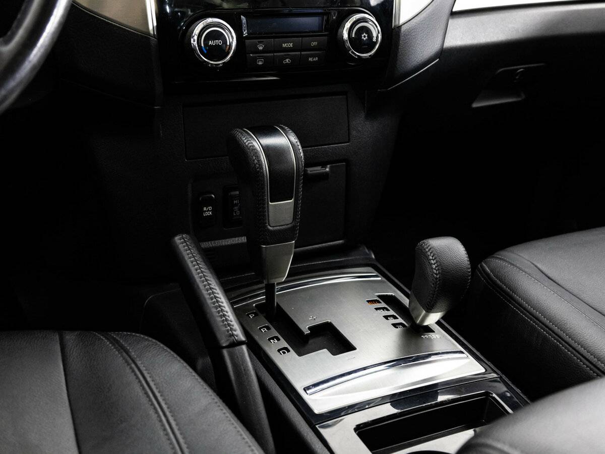 Mitsubishi Pajero б/у, 2017, Автоматическая. Фото: #13