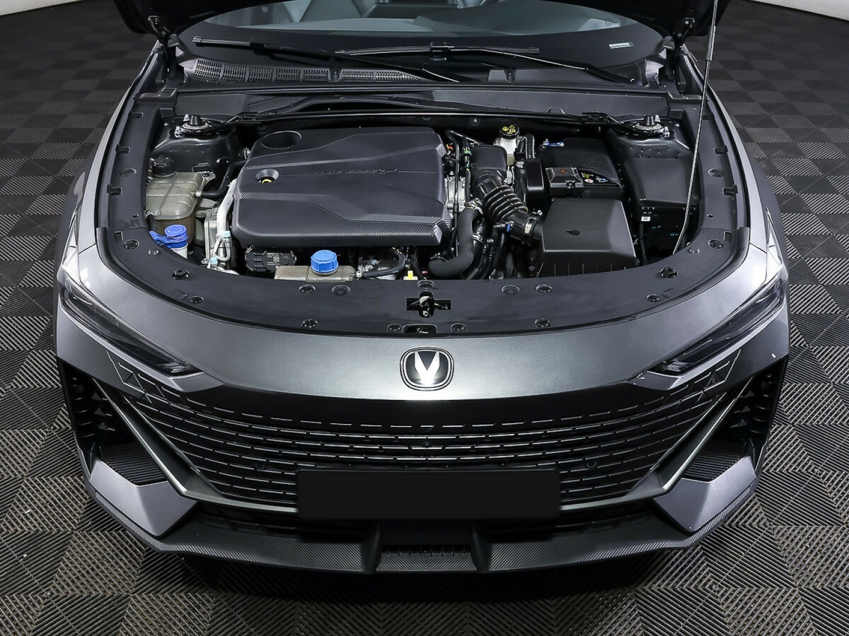 Чанган УНИ-В б/у, 2023, Роботизированная. Фото: #8