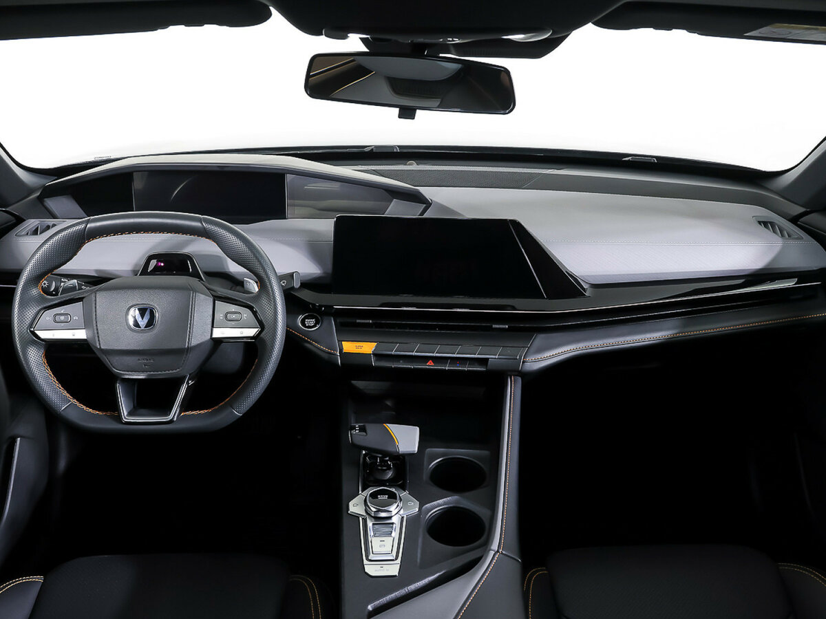 Чанган УНИ-В б/у, 2023, Роботизированная. Фото: #12