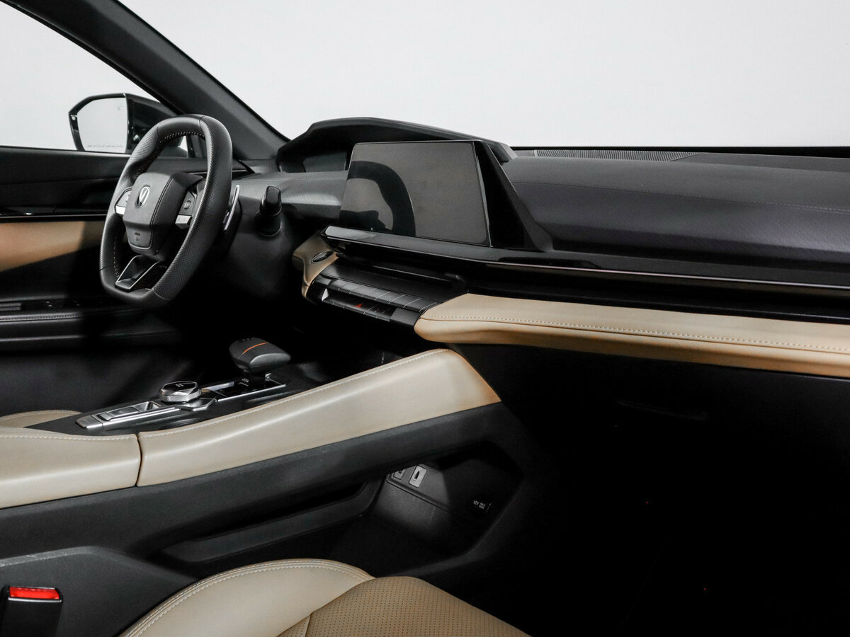 Changan UNI-V б/у, 2022, Роботизированная. Фото: #8