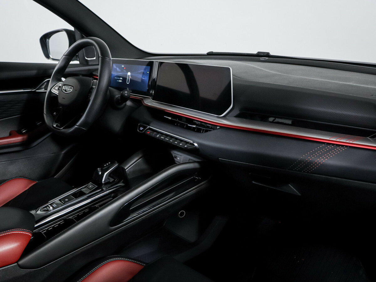 Geely Coolray б/у, 2024, Роботизированная. Фото: #5