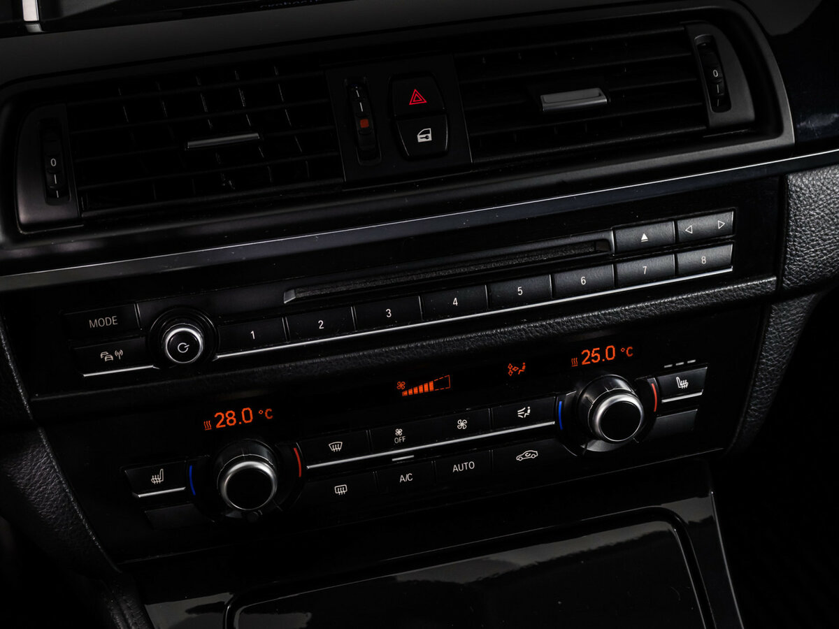 БМВ 5 серии б/у, 2015, Автоматическая. Фото: #16