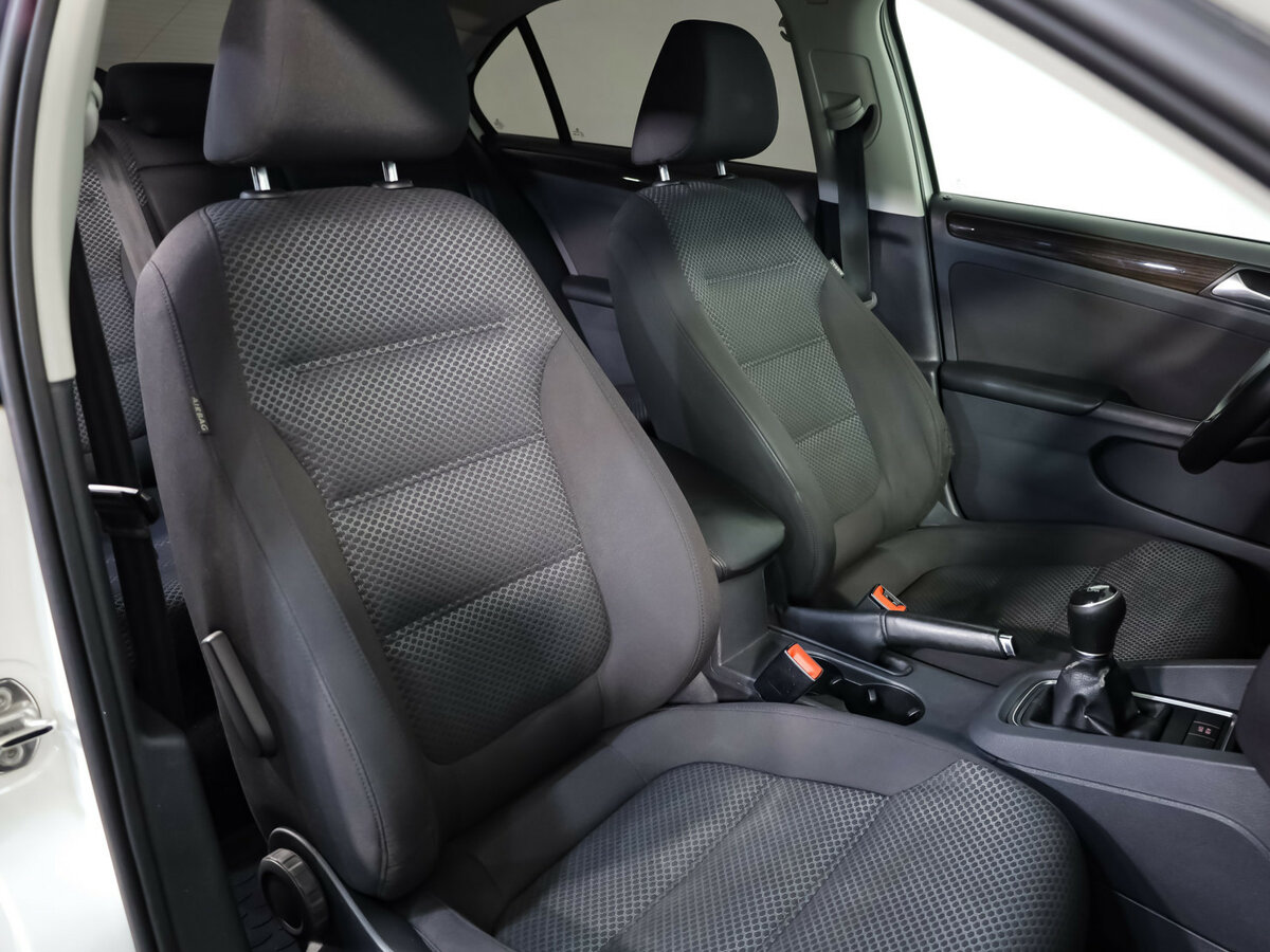 Volkswagen Jetta б/у, 2015, Механическая. Фото: #13