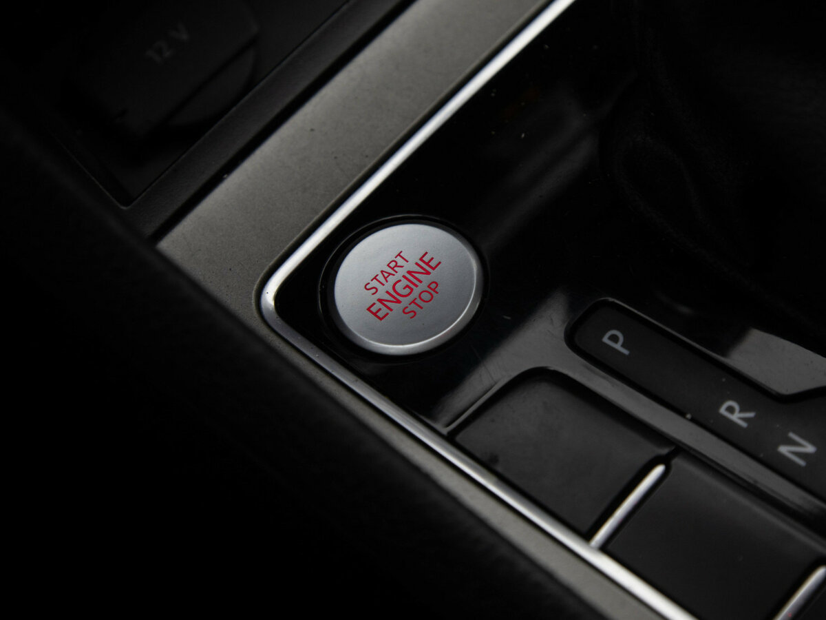 Volkswagen Passat б/у, 2020, Роботизированная. Фото: #10