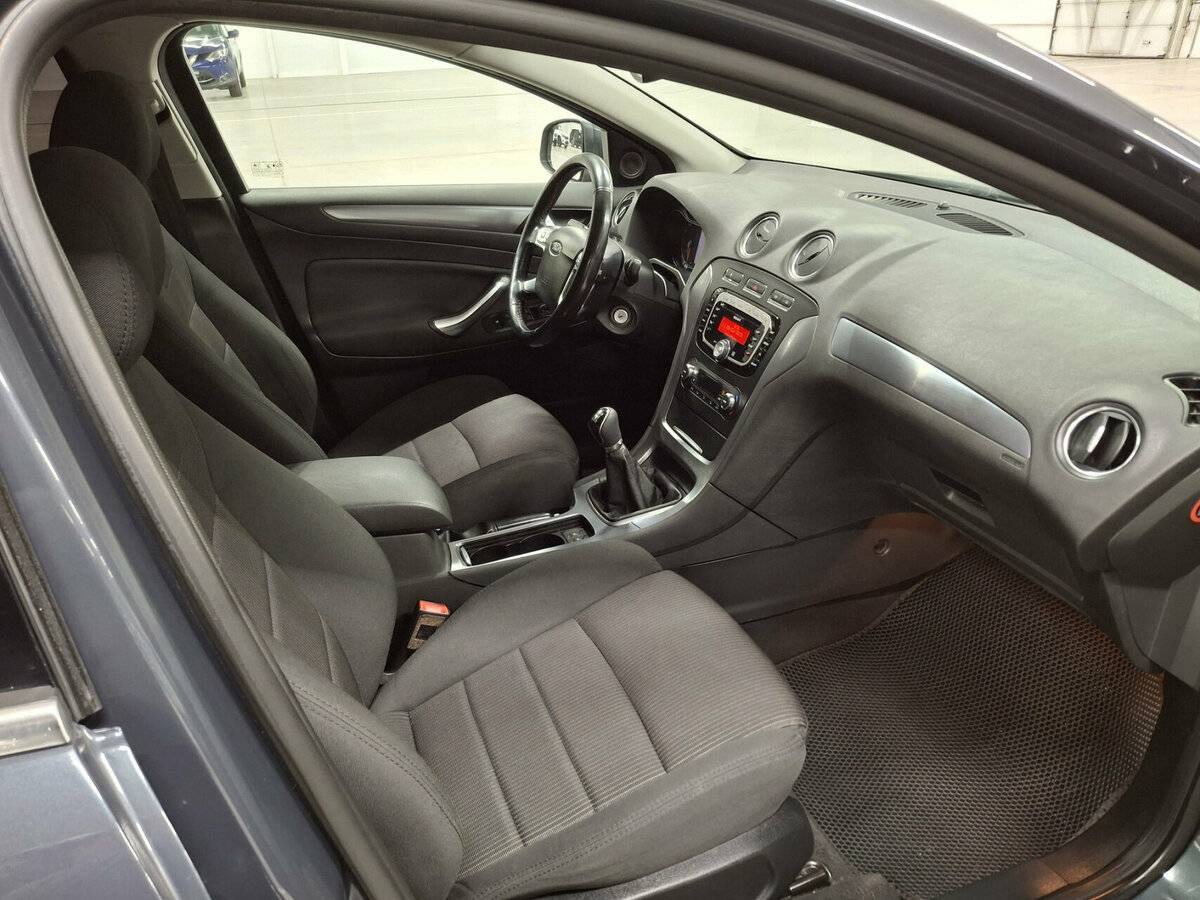 Ford Mondeo б/у, 2013, Механическая. Фото: #8