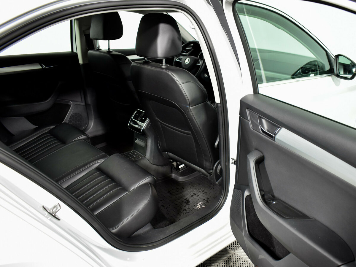 Skoda Superb б/у, 2018, Роботизированная. Фото: #9