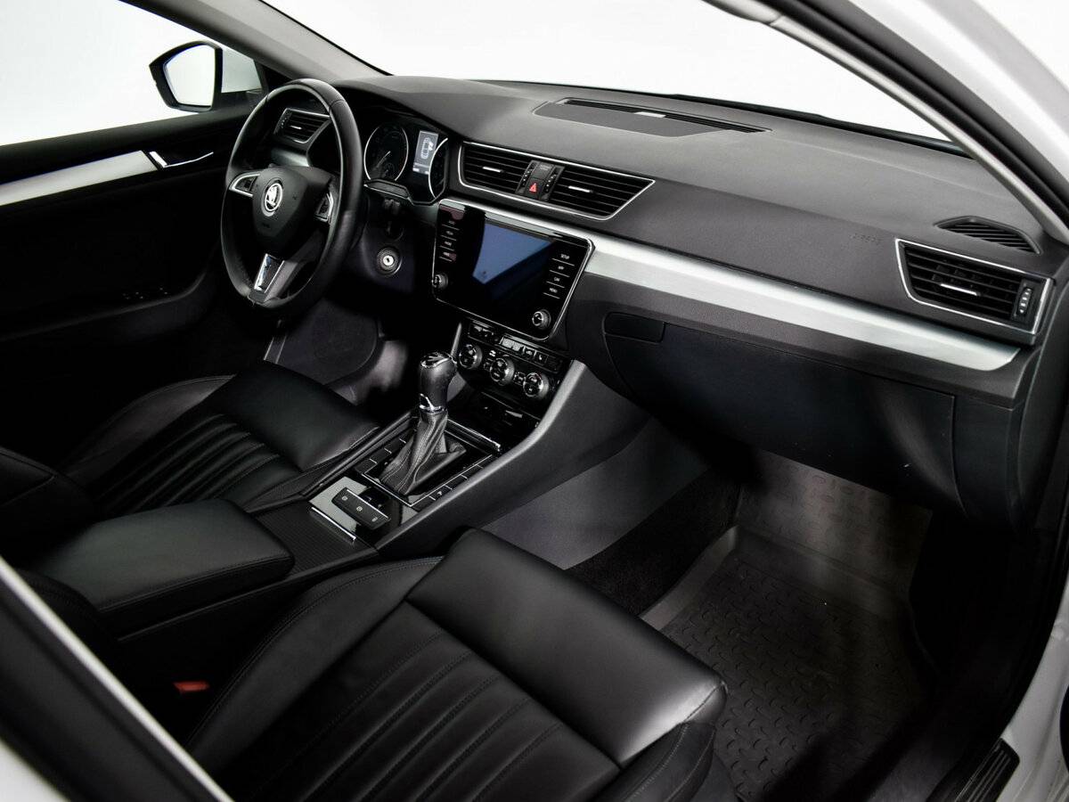 Skoda Superb б/у, 2018, Роботизированная. Фото: #10