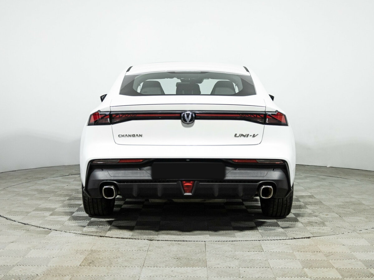 Changan UNI-V б/у, 2024, Роботизированная. Фото: #5
