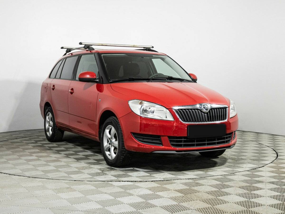 Skoda Fabia б/у, 2014, Механическая. Фото: #2