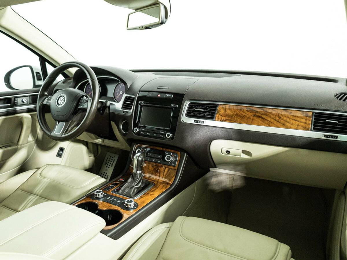 Volkswagen Touareg б/у, 2013, Автоматическая. Фото: #6