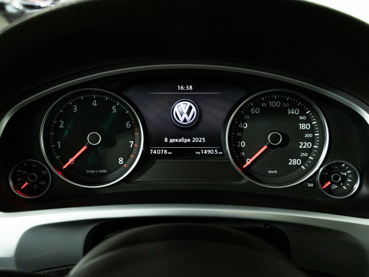 Volkswagen Touareg б/у, 2013, Автоматическая. Фото: #9