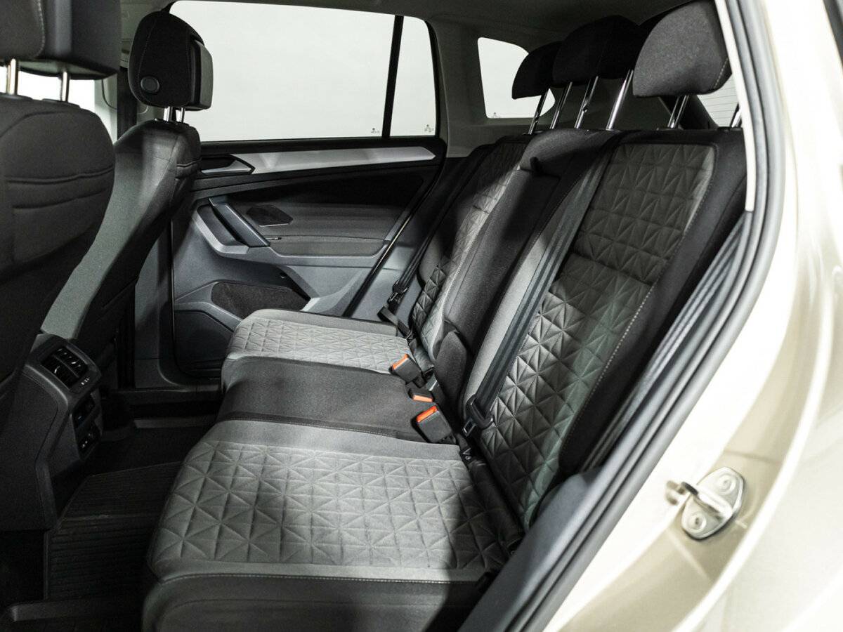 Volkswagen Tiguan б/у, 2021, Роботизированная. Фото: #9