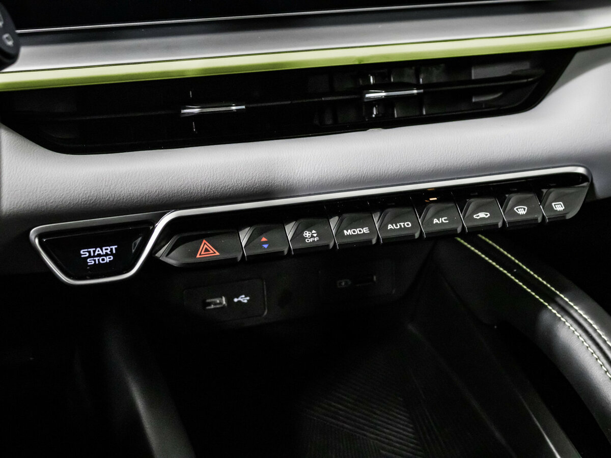 Geely Coolray б/у, 2023, Роботизированная. Фото: #14