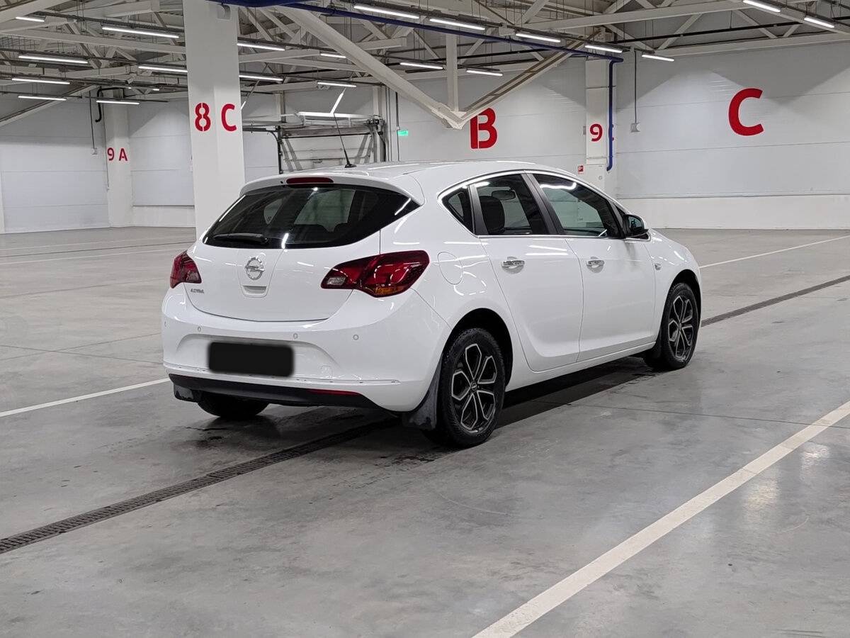 Опель Астра б/у, 2013, Механическая. Фото: #4