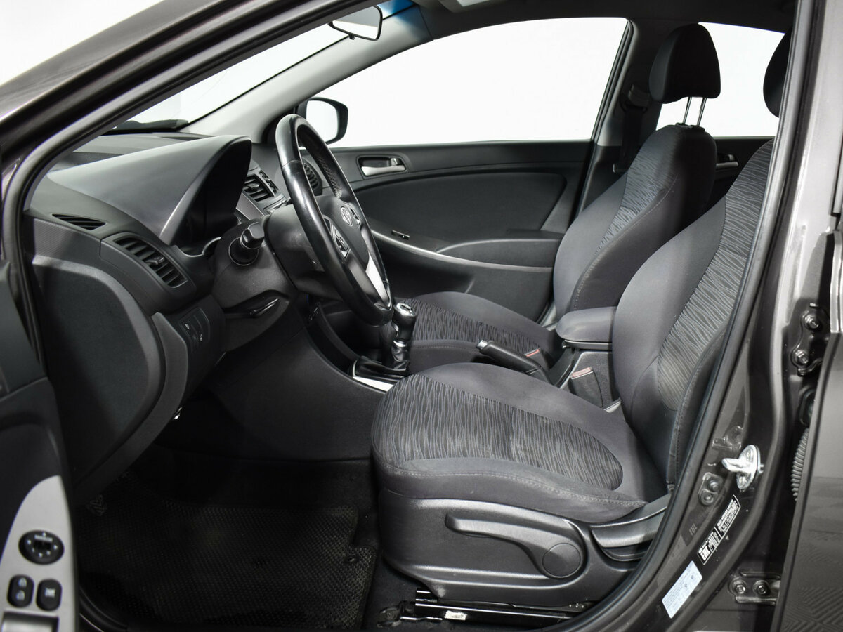 Hyundai Solaris б/у, 2016, Механическая. Фото: #9