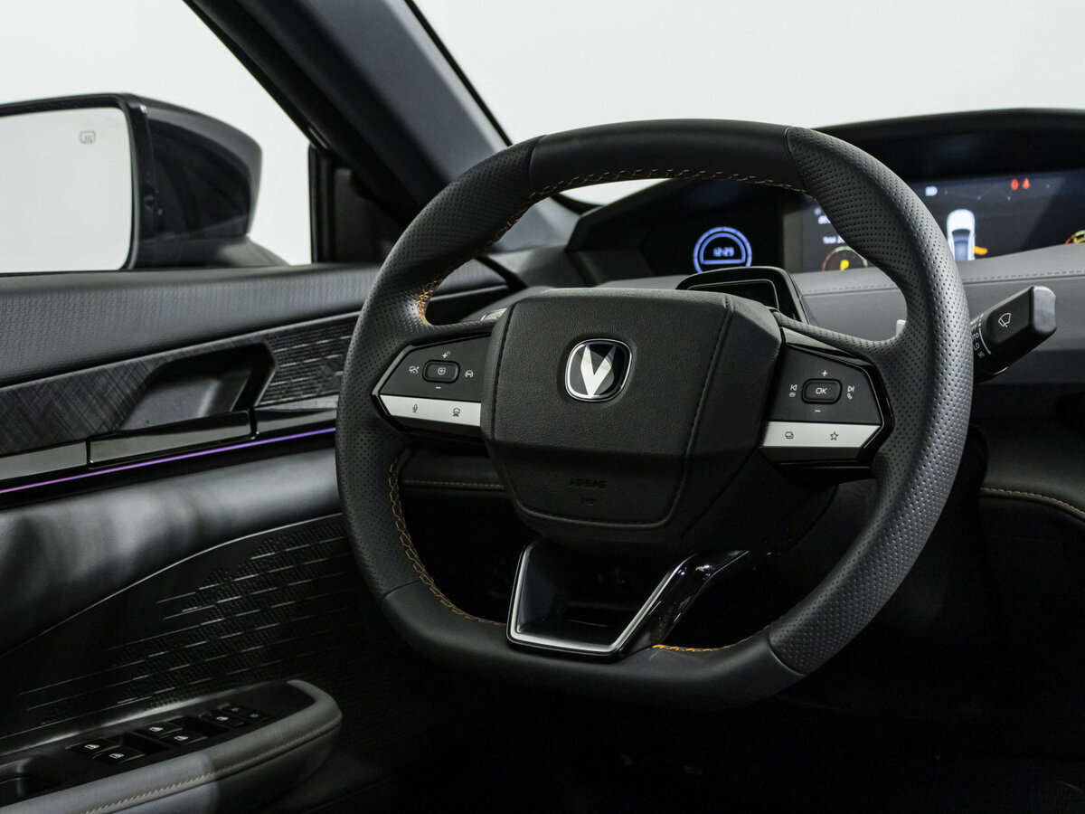 Чанган УНИ-В б/у, 2023, Роботизированная. Фото: #8