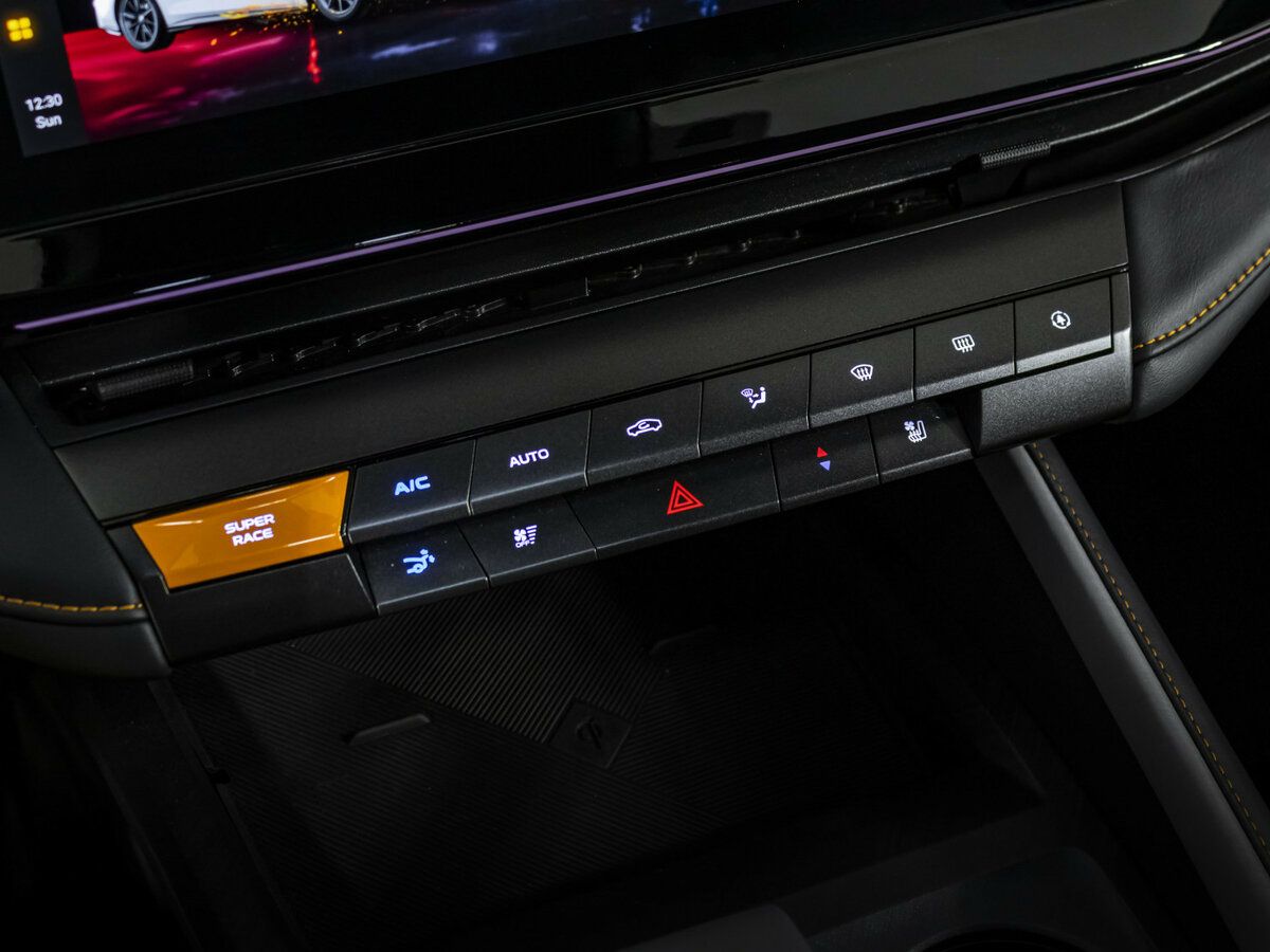 Чанган УНИ-В б/у, 2023, Роботизированная. Фото: #13