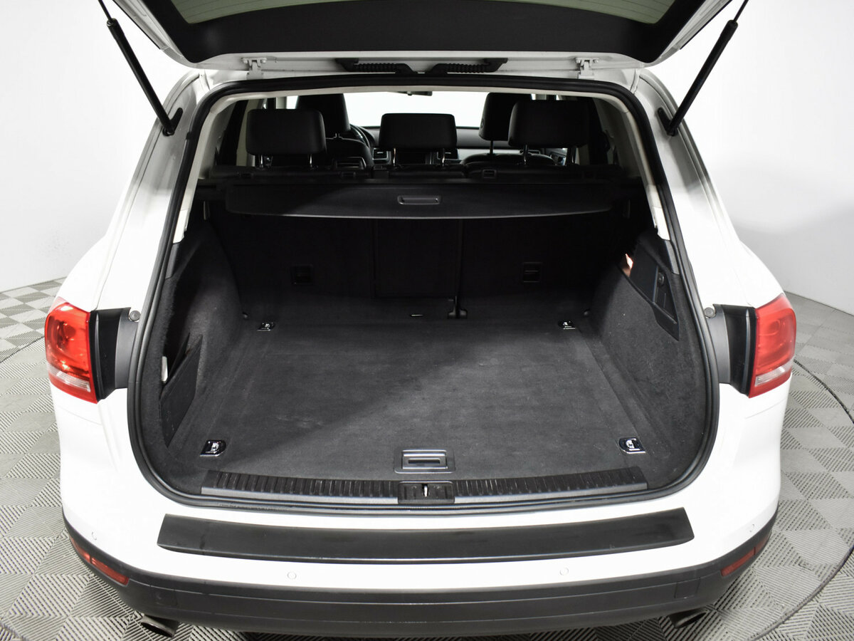 Volkswagen Touareg б/у, 2015, Автоматическая. Фото: #18
