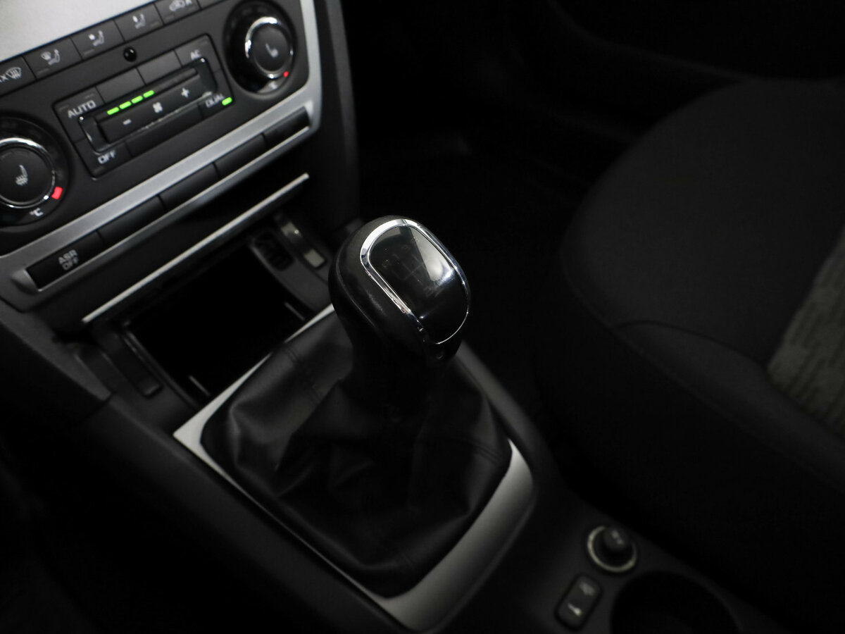 Skoda Octavia б/у, 2012, Механическая. Фото: #9