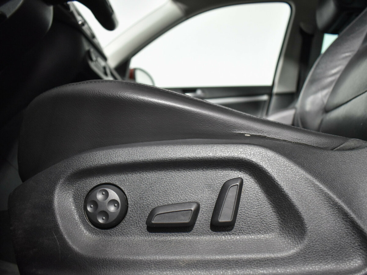 Volkswagen Tiguan б/у, 2013, Автоматическая. Фото: #14