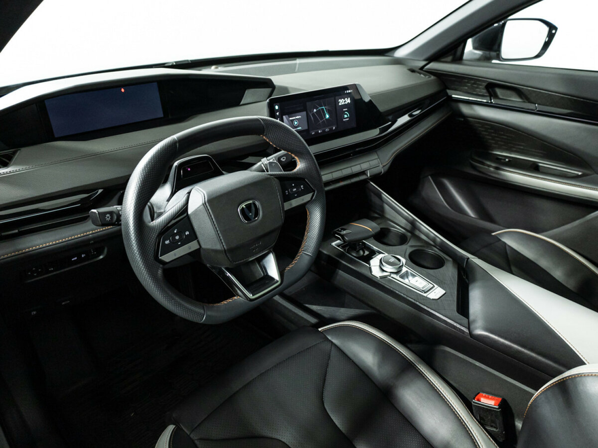 Changan UNI-V б/у, 2024, Роботизированная. Фото: #10