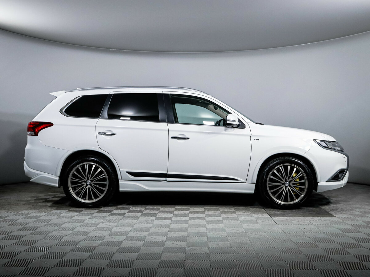 Митсубиши Оутлэндер б/у, 2018, Автоматическая. Фото: #3