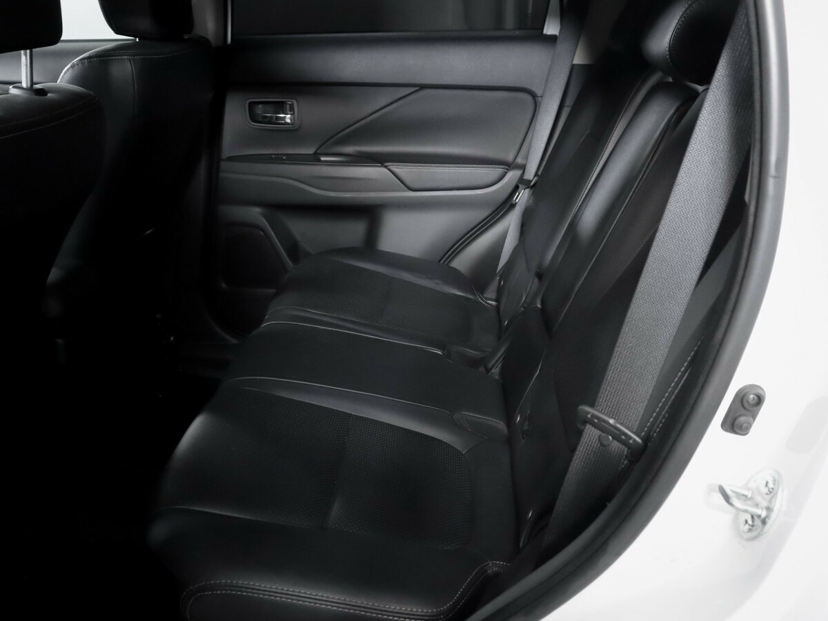 Митсубиши Оутлэндер б/у, 2018, Автоматическая. Фото: #9