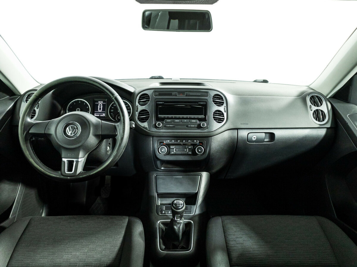 Volkswagen Tiguan б/у, 2013, Механическая. Фото: #12