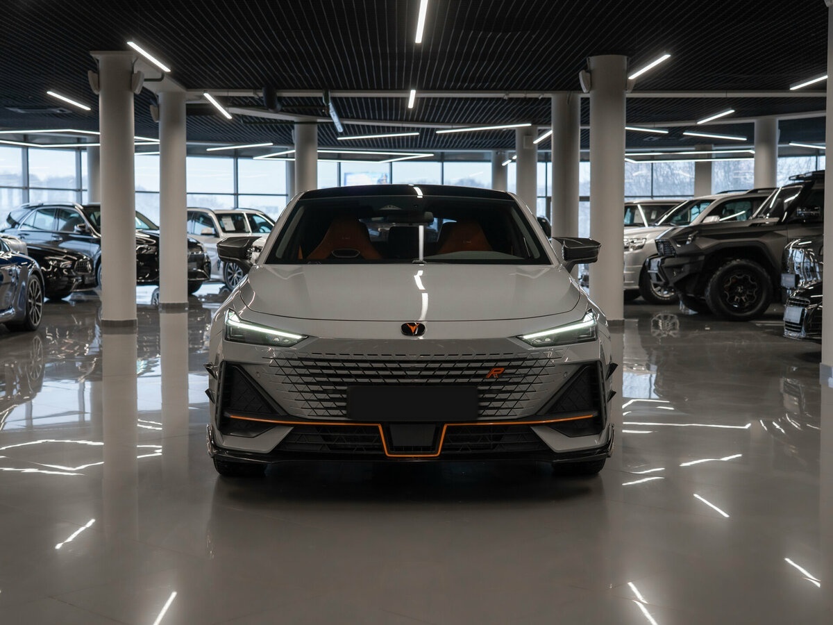 Чанган УНИ-В б/у, 2023, Роботизированная. Фото: #2