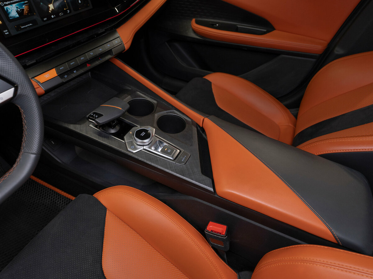 Чанган УНИ-В б/у, 2023, Роботизированная. Фото: #16