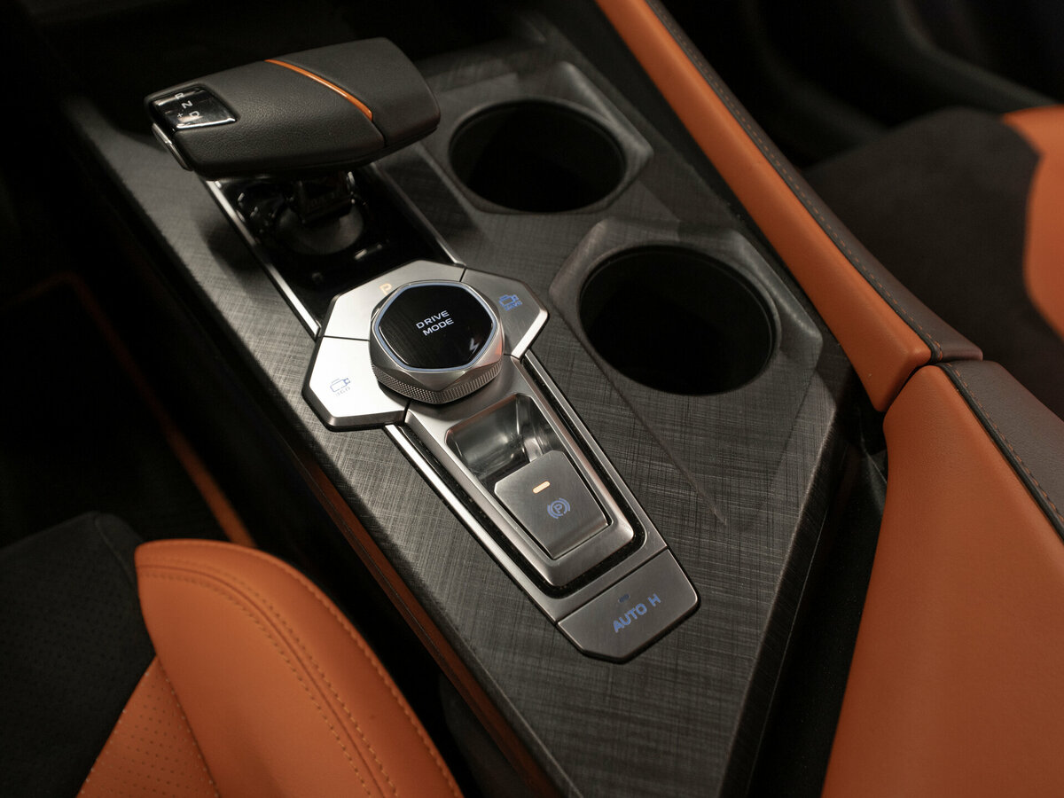 Чанган УНИ-В б/у, 2023, Роботизированная. Фото: #17