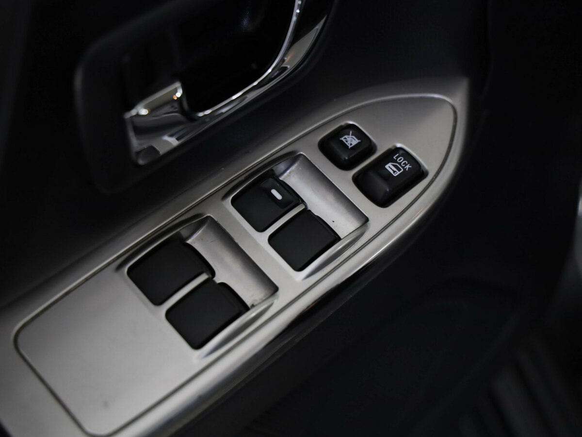 Митсубиши Паджеро б/у, 2015, Автоматическая. Фото: #16