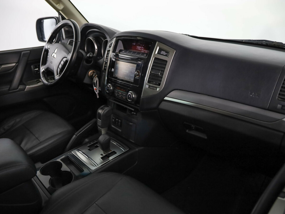 Митсубиши Паджеро б/у, 2015, Автоматическая. Фото: #17