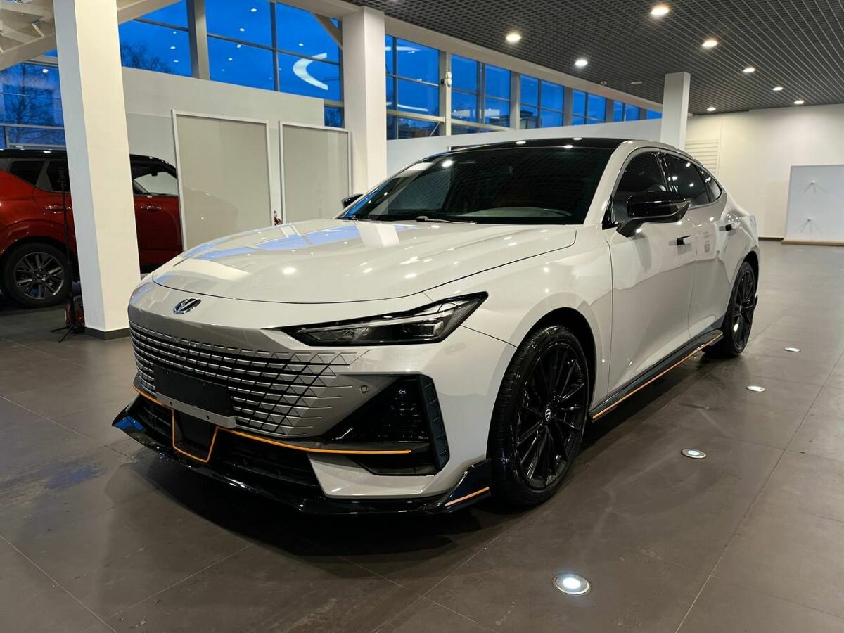 Чанган УНИ-В б/у, 2023, Роботизированная. Фото: #5