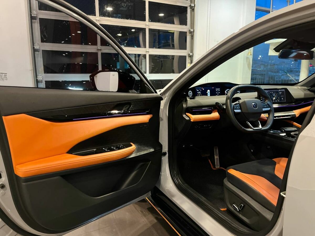 Чанган УНИ-В б/у, 2023, Роботизированная. Фото: #17