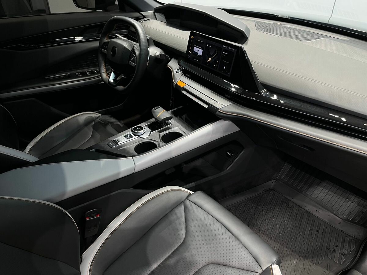 Changan UNI-V б/у, 2024, Роботизированная. Фото: #7